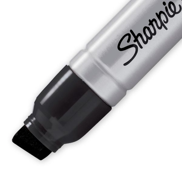 Picture of Single Magnum Permanent Marker w/ Durable Chisel Tip. Extra-wide Chisel Tip. Bold
