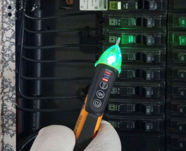 Picture of 12-1000V AC Dual Range NCVT w/ Flashlight. CAT IV 1000V Rating