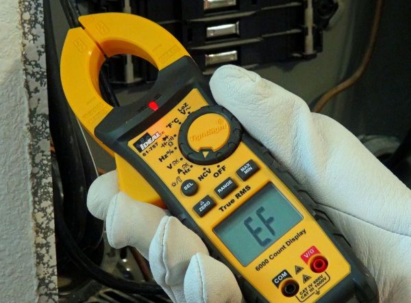 Picture of 600A AC/DC TRMS TightSight Clamp Meter CAT IV 600V & CAT III 1000V Rating