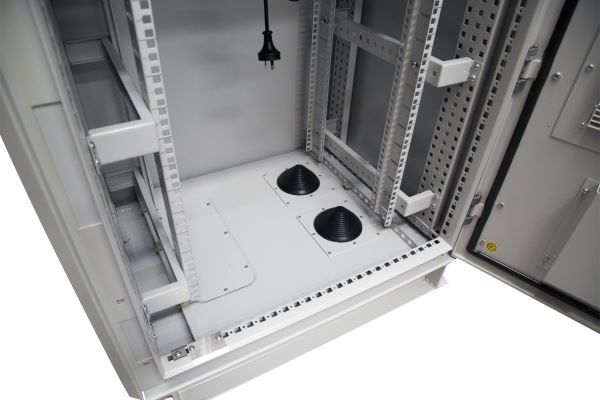 Picture of 24RU Outdoor FreeStanding Cabinet. (800x 600x1375mm) IP45 Rated