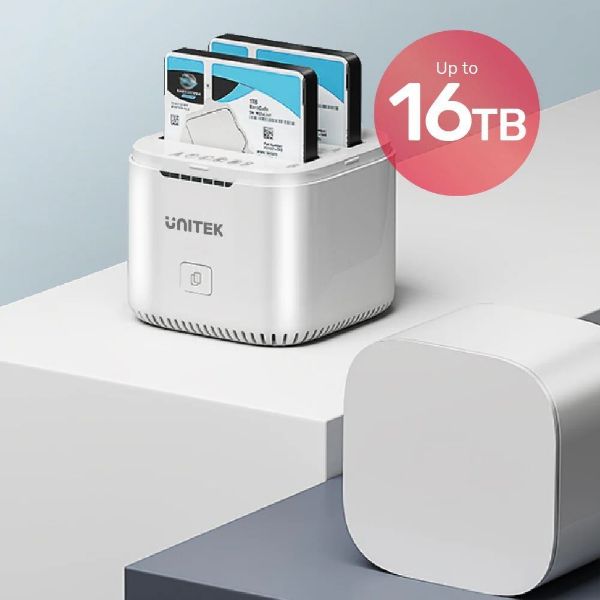 Picture of Dual-Bay SATA 2.5'' SyncStation Docking Station. DAS/ Cloud Storage Center