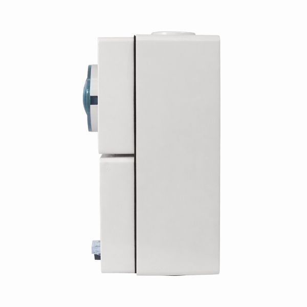 Picture of Switched Outlet 3 Pin 10A Flat IP66 Stainless Steel cover fastening